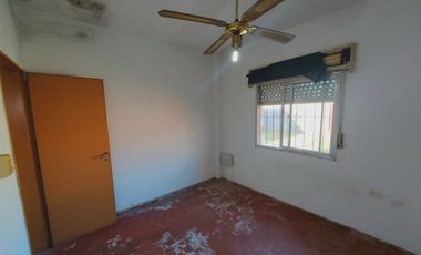 MORON LOTE 300 METROS CASA 3 AMBIENTES OPORTUNIDAD