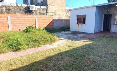 MORON LOTE 300 METROS CASA 3 AMBIENTES OPORTUNIDAD