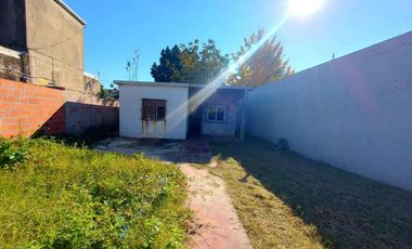 MORON LOTE 300 METROS CASA 3 AMBIENTES OPORTUNIDAD