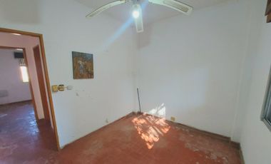 MORON LOTE 300 METROS CASA 3 AMBIENTES OPORTUNIDAD