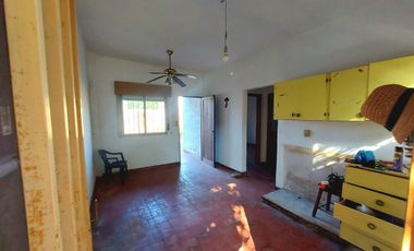 MORON LOTE 300 METROS CASA 3 AMBIENTES OPORTUNIDAD