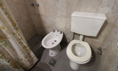 VENTA CASA 5 AMBIENTES CON PILETA MONTE GRANDE