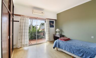 VENTA CASA 5 AMBIENTES CON PILETA MONTE GRANDE