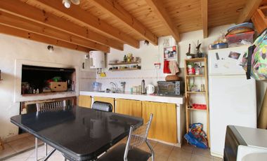 VENTA CASA 5 AMBIENTES CON PILETA MONTE GRANDE