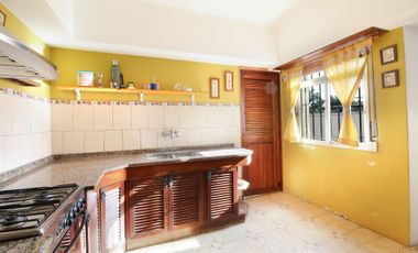 VENTA CASA 5 AMBIENTES CON PILETA MONTE GRANDE