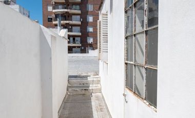 Amplia casa en Planta Alta a metros de la Peatonal