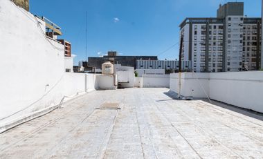Amplia casa en Planta Alta a metros de la Peatonal
