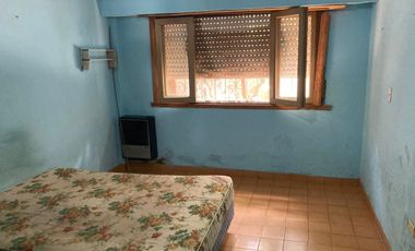 VENTA CASA 3 AMB. A RECICLAR  BARRIO DON EMILIO