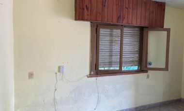 VENTA CASA 3 AMB. A RECICLAR  BARRIO DON EMILIO