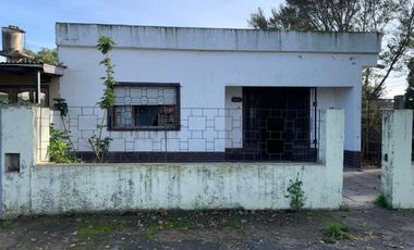 VENTA CASA 3 AMB. A RECICLAR  BARRIO DON EMILIO