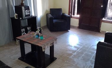 VENTA CASA 3 AMB. A RECICLAR  BARRIO DON EMILIO