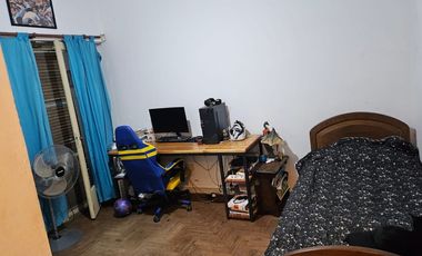Casa de 2 dormitorios y gran parque en Villa Elisa