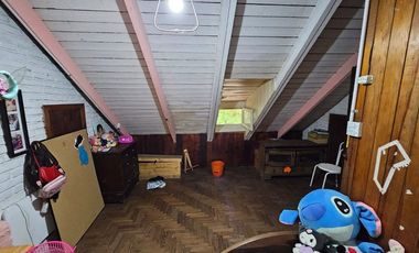 Casa de 2 dormitorios y gran parque en Villa Elisa