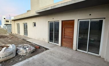 VENTA CASA SOLARES DE MANANTIALES EXC UBICACION
