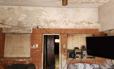 VENTA DE LOTE EN LANUS ESTE CON CASA Y DEPTO