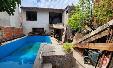 VENTA DE LOTE EN LANUS ESTE CON CASA Y DEPTO