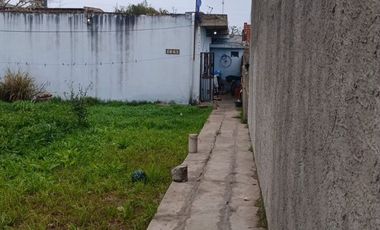 VENTA CASA 2 AMB. FLORENCIO VARELA EN LOTE PROPIO