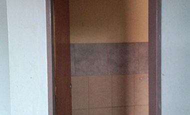 VENTA CASA 2 AMB. FLORENCIO VARELA EN LOTE PROPIO