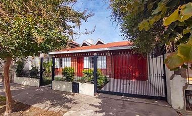 Excelente Casa en LUIS GUILLON. GRAN OPORTUNIDAD