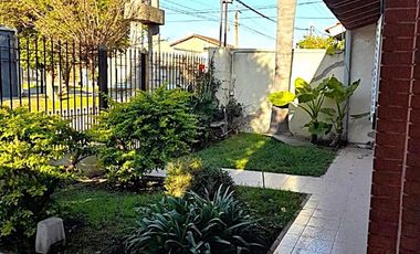 Excelente Casa en LUIS GUILLON. GRAN OPORTUNIDAD