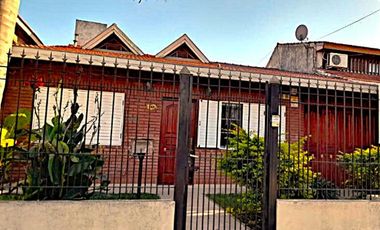 Excelente Casa en LUIS GUILLON. GRAN OPORTUNIDAD