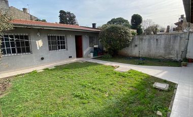 Excelente Casa en LUIS GUILLON. GRAN OPORTUNIDAD