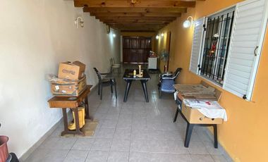 Excelente Casa en LUIS GUILLON. GRAN OPORTUNIDAD