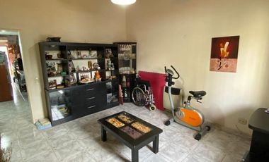 Excelente Casa en LUIS GUILLON. GRAN OPORTUNIDAD