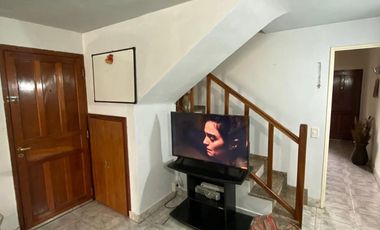 Excelente Casa en LUIS GUILLON. GRAN OPORTUNIDAD