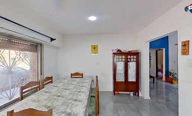VENTA CASA 4 AMB CON COCHERA EN SARANDÍ