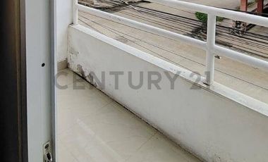 Amplia Casa en venta en Chone con locales y villa extra para alquiler