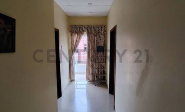 Amplia Casa en venta en Chone con locales y villa extra para alquiler