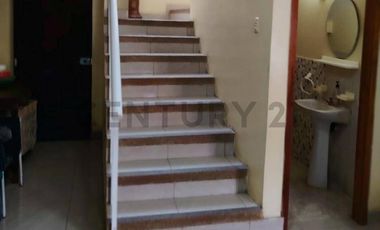 Amplia Casa en venta en Chone con locales y villa extra para alquiler