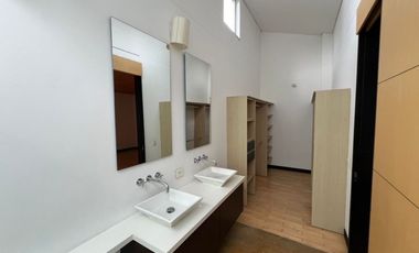 Casa en Arriendo Ubicado en Envigado Codigo 802