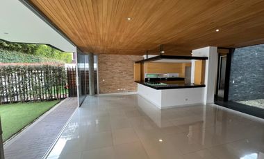 Casa en Arriendo Ubicado en Envigado Codigo 802