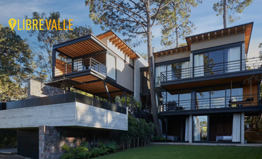 VENTA CASA EN AVANDARO / VALLE DE BRAVO CASA LAGO & PIEDRA