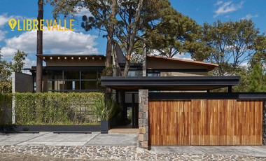 VENTA CASA EN AVANDARO / VALLE DE BRAVO CASA LAGO & PIEDRA