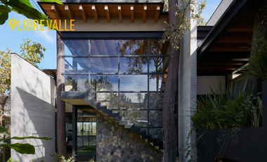 VENTA CASA EN AVANDARO / VALLE DE BRAVO CASA LAGO & PIEDRA