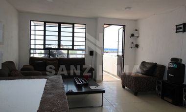 Los Olivos 3ra sección: Casa de tres niveles con espacios muy bien aprovechados.