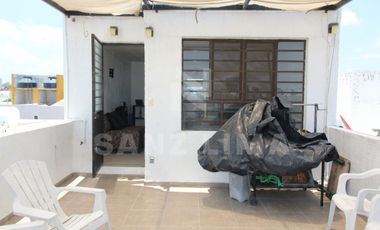 Los Olivos 3ra sección: Casa de tres niveles con espacios muy bien aprovechados.
