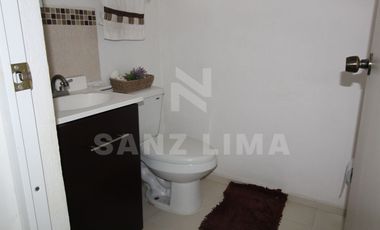 Los Olivos 3ra sección: Casa de tres niveles con espacios muy bien aprovechados.