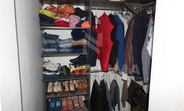 Los Olivos 3ra sección: Casa de tres niveles con espacios muy bien aprovechados.