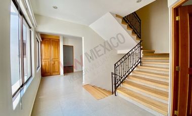 VENTA CASA EN CONDOMINIO CONJUNTO DE SOLO 2 CASAS EN COL. DEL CARMEN COYOACAN