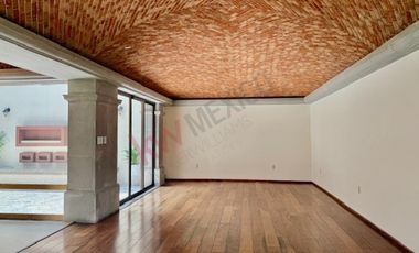 VENTA CASA EN CONDOMINIO CONJUNTO DE SOLO 2 CASAS EN COL. DEL CARMEN COYOACAN