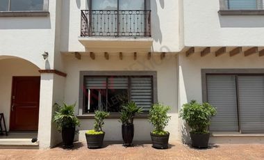 VENTA CASA EN CONDOMINIO CONJUNTO DE SOLO 2 CASAS EN COL. DEL CARMEN COYOACAN