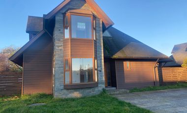 ARRIENDO CASA 4HAB 4BA VALDIVIA