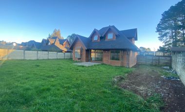 ARRIENDO CASA 4HAB 4BA VALDIVIA