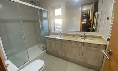 ARRIENDO CASA 4HAB 4BA VALDIVIA