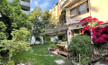 HERMOSA CASA EN CONDOMINIO CERRADO, PLENO PROVIDENCIA