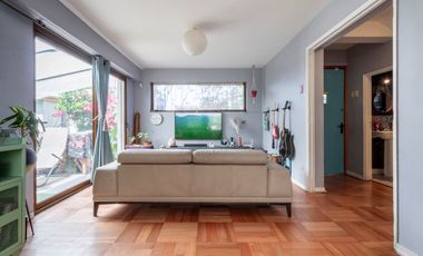 HERMOSA CASA EN CONDOMINIO CERRADO, PLENO PROVIDENCIA